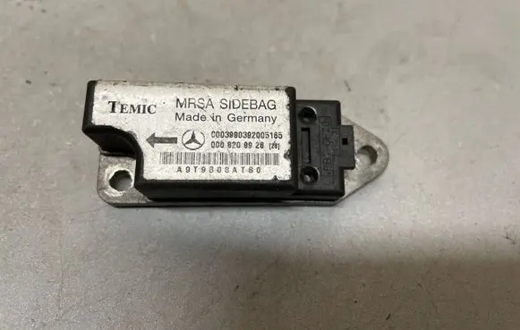 Mercedes-Benz C W202 Airbag deployment crash/impact sensor 0008209926