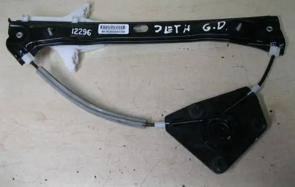 Volkswagen Jetta IV Rear door window regulator with motor 5C6839461B I2296