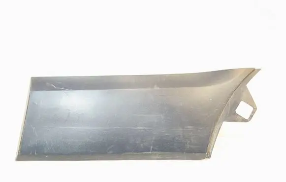 Rear fender molding trim