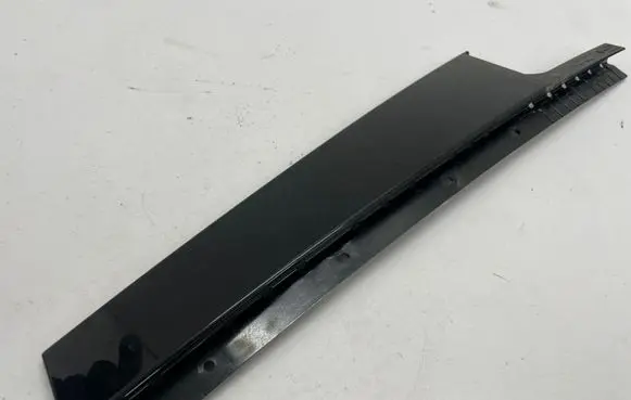 Rear door trim (molding)