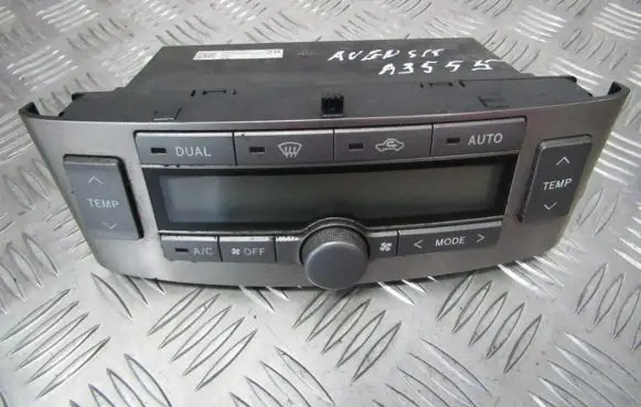 Toyota Avensis T250 Climate control unit 5590005281 55900-05281