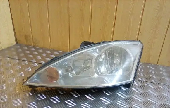 Ford Focus Headlight/headlamp 2M5113W030BD