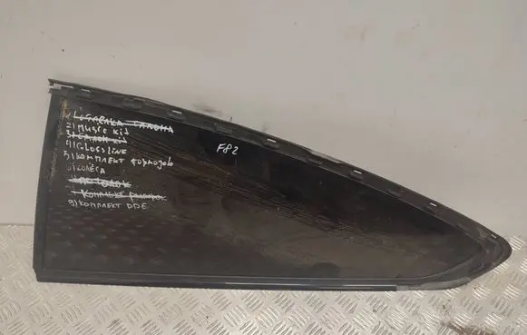 BMW M4 F82 F83 Rear side window 51377433355