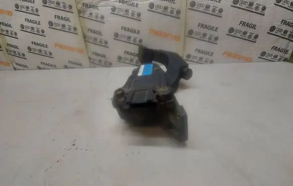 Audi A6 S6 C5 4B Accelerator throttle pedal 8D1723523G