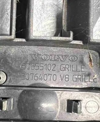 Volvo S80 Front bumper upper radiator grill 30764070