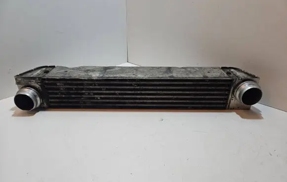 BMW 5 E60 E61 Intercooler radiator 7787446