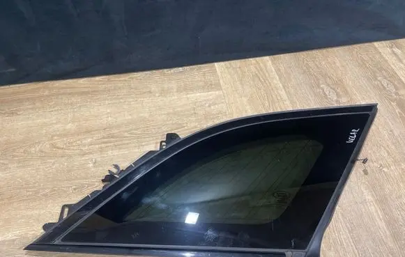 Land Rover Range Rover Velar Rear side window J8A229600
