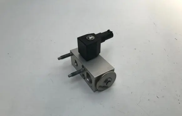 Air conditioning (A/C) expansion valve
