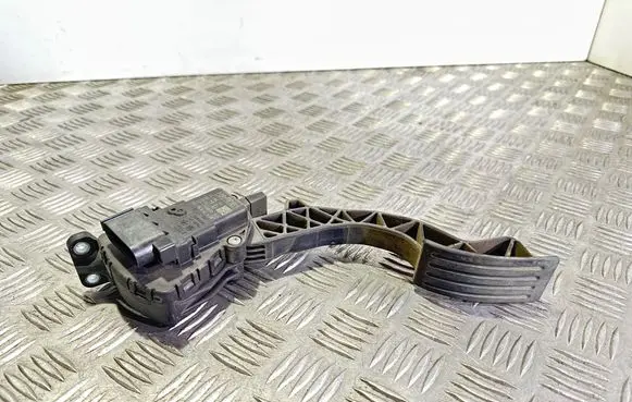 Volvo V50 Accelerator throttle pedal 4M519F836AH