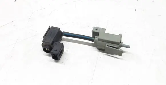 BMW 7 E65 E66 Turbo solenoid valve 7516375