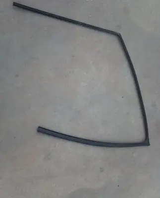 Toyota Prius (XW50) Rubber seal front coupe door window 