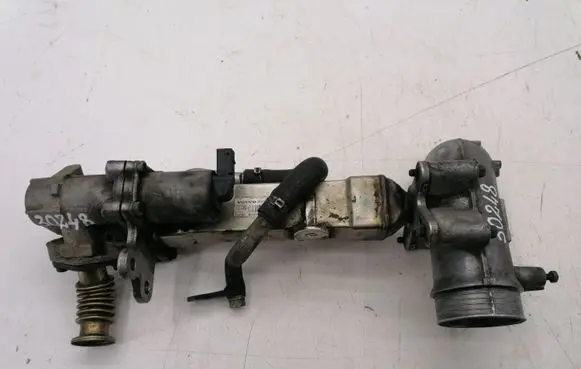 Volvo V70 EGR valve cooler 30637142 08631538
