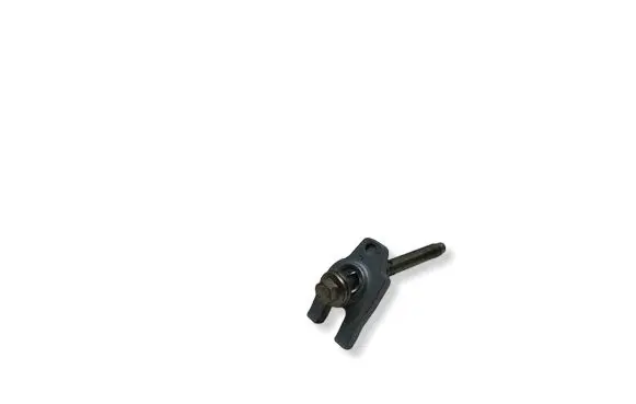 Nissan X-Trail T32 Fuel Injector clamp holder 