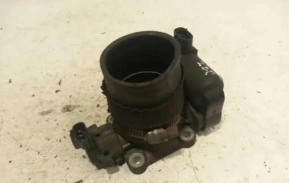 Toyota Avensis T250 Throttle valve 26010