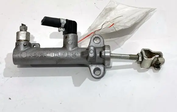 Clutch slave cylinder
