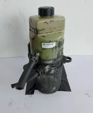 Ford Focus Power steering pump 4M513K514AC