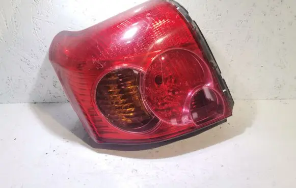 Toyota Avensis T220 Rear/tail lights