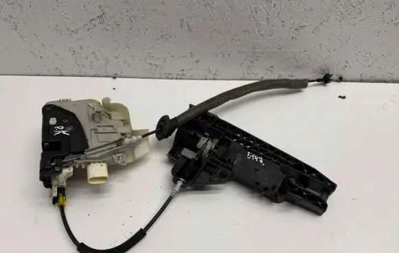 Audi A6 C7 Front door lock 8J1837015C