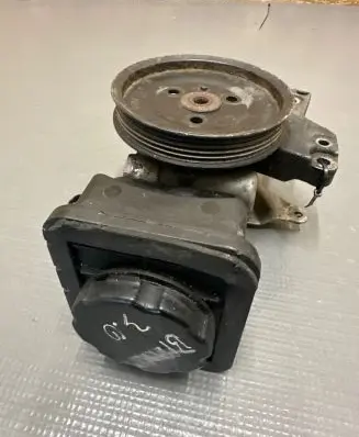 BMW 5 E39 Power steering pump 7691032112