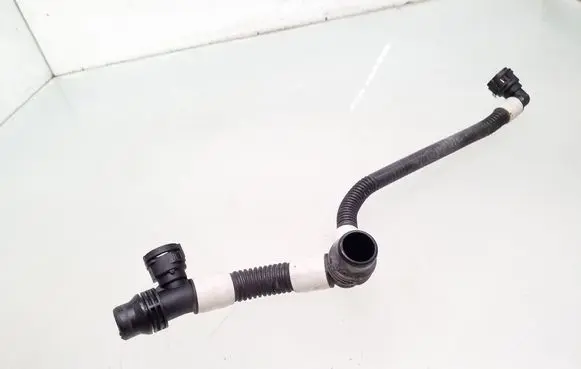 Tesla Model Y Electric car engine cooling hoses/pipes 107757700F