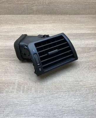 BMW 3 E46 Dashboard side air vent grill/cover trim 8361898