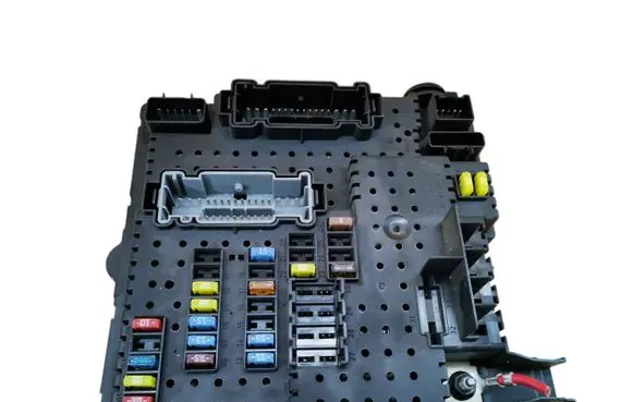 Volvo XC90 Fuse module 30728512 06W203 28017881