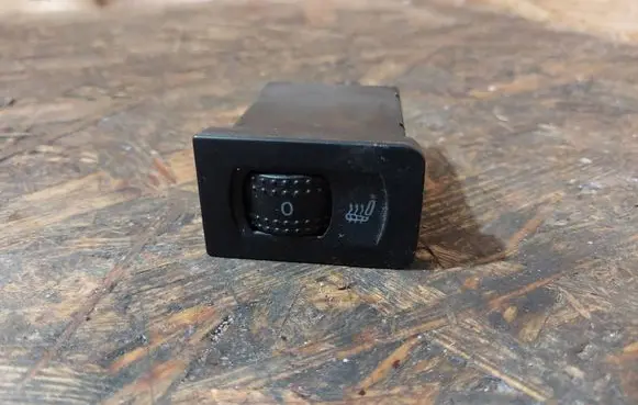 Volkswagen Golf IV Seat heating switch 1J0963564B