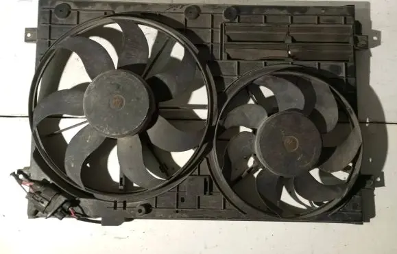Seat Leon (1P) Radiator cooling fan shroud 1K0111207AA