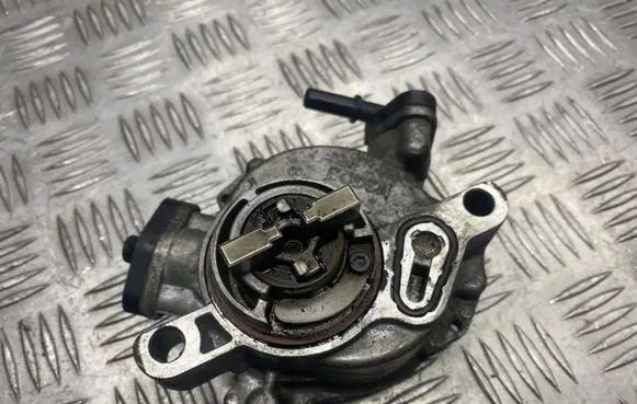 Peugeot 508 Vacuum pump 9684786780