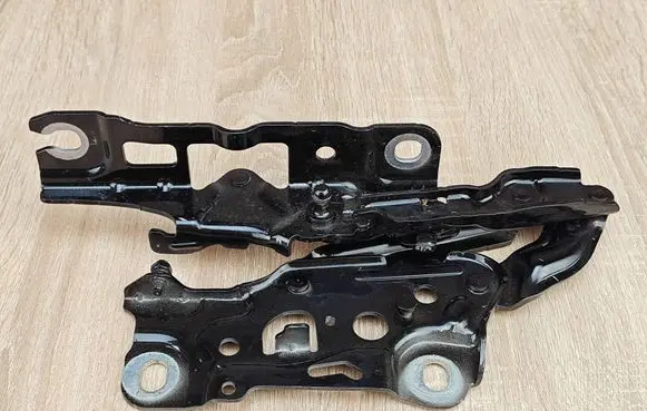 BMW 5 G30 G31 G38 Engine bonnet/hood hinges 7347408