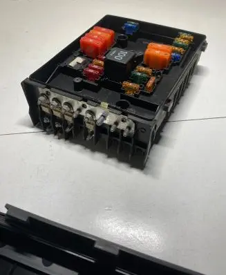 Volkswagen Touran I Fuse module 1K0937125A