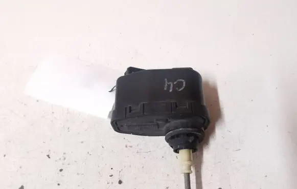 Audi 100 S4 C4 Headlight level adjustment motor 00437545