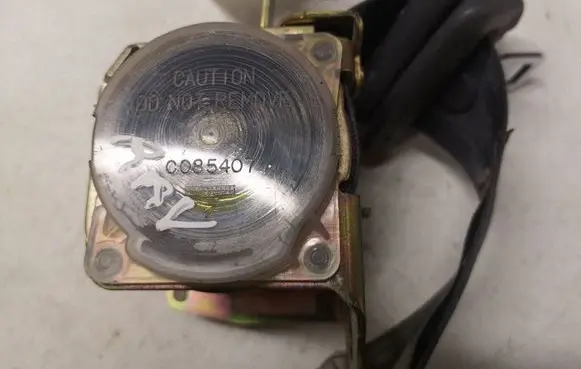 Toyota RAV 4 (XA20) Middle seatbelt (rear)