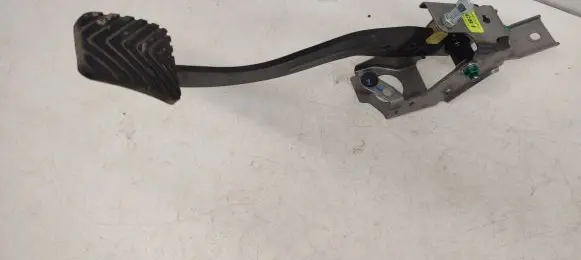 Hyundai i20 (PB PBT) Clutch pedal 328021J100 CCB1