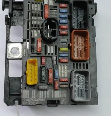 Citroen C4 Grand Picasso BSM Control unit 9667044980 BSMR0200 R02