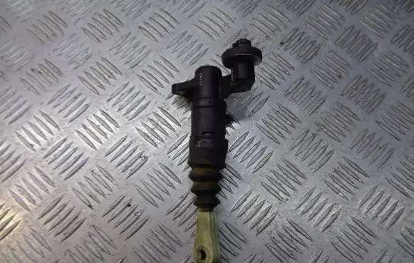 Volkswagen PASSAT B5 Clutch release bearing slave cylinder 8E1721401