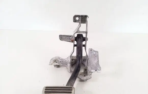 Porsche Cayenne (9Y0 9Y3) Brake pedal 4M1723117E