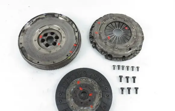 Ford Focus Dual mass flywheel 1878005341 3082001275 GGV30000039