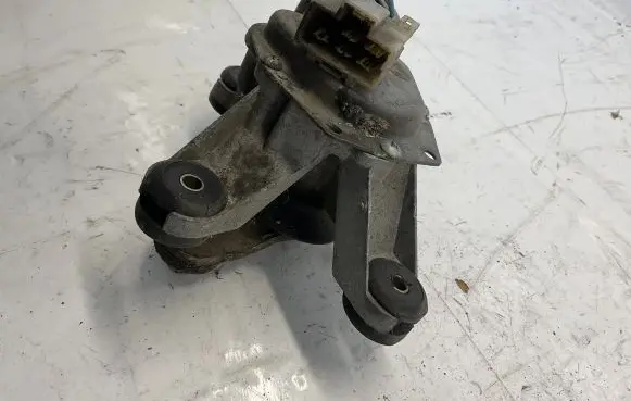 Nissan Patrol Y60 Wiper motor