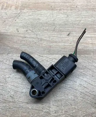 Volkswagen Golf IV Exhaust gas pressure sensor 076906051B