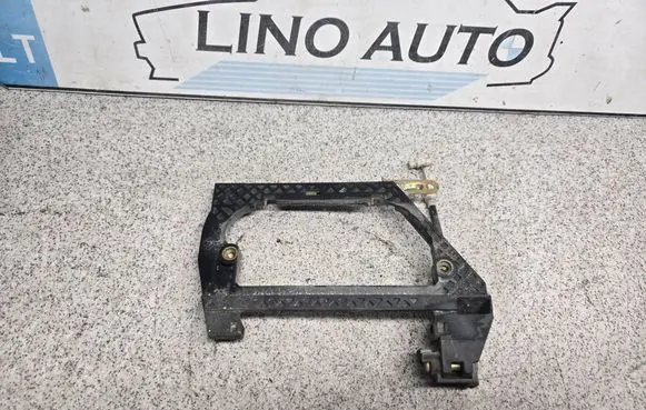 BMW 7 E38 Rear door exterior handle/bracket 51228245346