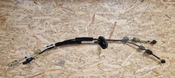 Opel Zafira C Gear shift cable linkage 55580650