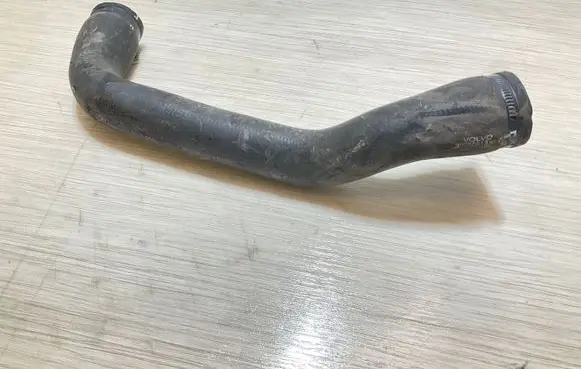 Volvo XC90 Engine coolant pipe/hose 30680913