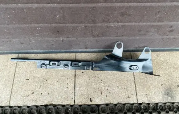 Volkswagen PASSAT CC Sill supporting ledge 3C0853231C