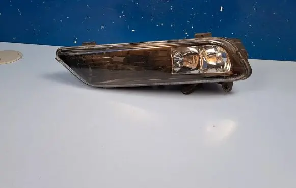 Volkswagen PASSAT B7 Front fog light 17662401
