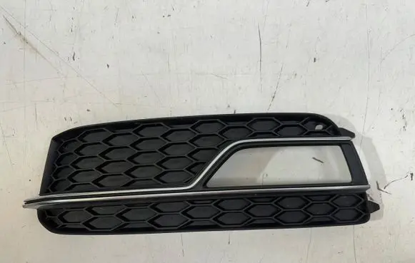 Audi A5 8T 8F Front bumper lower grill 8T0807681K