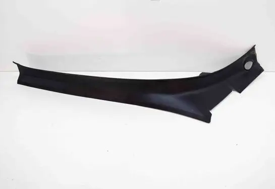 Tesla Model X Tailgate trim 104732000E