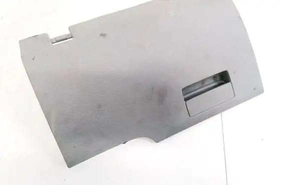 Volkswagen Touran I Glove box