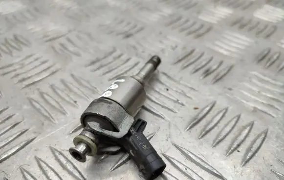 Audi A4 S4 B8 8K Fuel injector 06H906036G