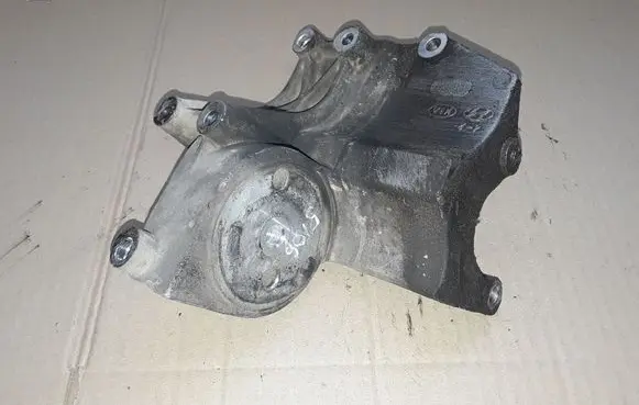 KIA Sorento Engine mounting bracket BDXD